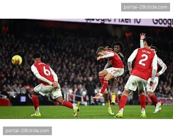 阿森纳苏维门迪回退肋部习惯，导致禁区正面留出远射空间